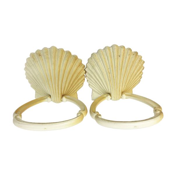 Vintage Pair of HOMCO 70's Ivory Seashell Towel Ring Holders - Picture 2 of 7